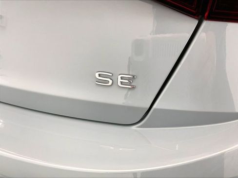 New 2026 Volkswagen Jetta SE FWD image 9