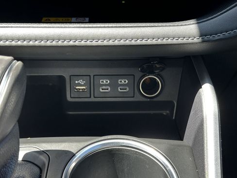 Used 2023 Toyota Highlander XLE FWD image 29