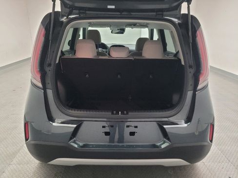 Used 2025 Kia Soul LX image 29