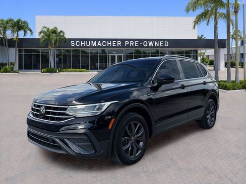 Certified 2023 Volkswagen Tiguan SE FWD image 3