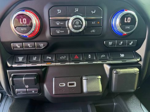 Used 2021 GMC Sierra 3500 Denali w/ Denali Ultimate Package AWD/4WD image 44
