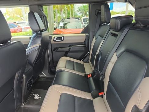 Used 2024 Ford Bronco Wildtrak image 10