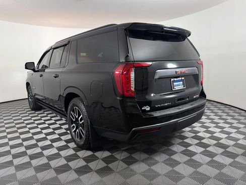 Used 2023 GMC Yukon XL AT4 w/ AT4 Premium Plus Package AWD/4WD image 5