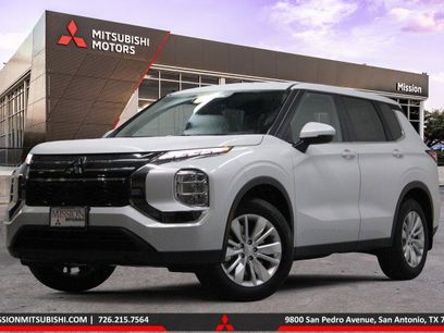New 2025 Mitsubishi Outlander ES