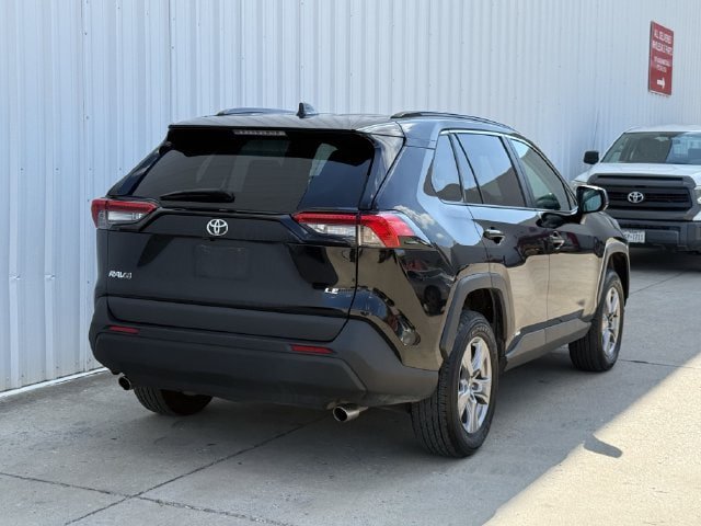 Certified 2025 Toyota RAV4 LE AWD/4WD image 4