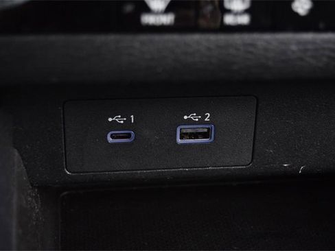 Used 2023 Mitsubishi Outlander SE image 16