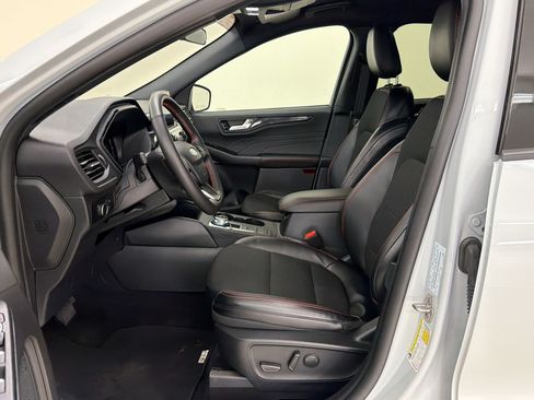 Certified 2025 Ford Escape ST-Line AWD/4WD image 5