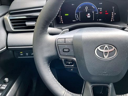 Used 2026 Toyota Camry SE w/ Convenience Package FWD image 24