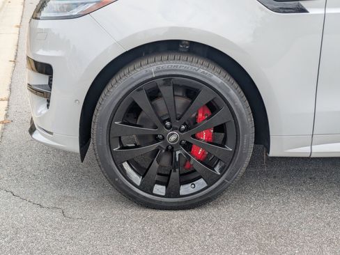 New 2025 Land Rover Range Rover Sport Dynamic SE image 34