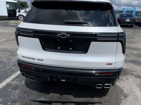 Used 2024 Chevrolet Traverse RS AWD/4WD image 9