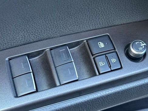 Used 2024 Toyota Camry XLE FWD image 12