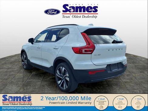 Used 2024 Volvo XC40 B5 Plus w/ Climate Package image 7