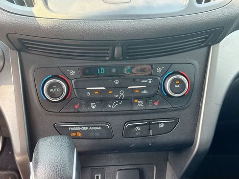 Used 2019 Ford Escape SE AWD/4WD image 16