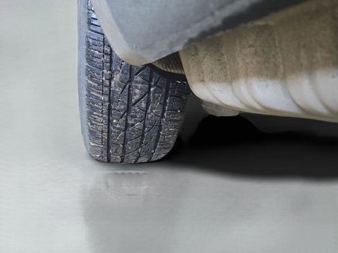 Used 2020 Ford Explorer XLT w/ Equipment Group 202A image 16