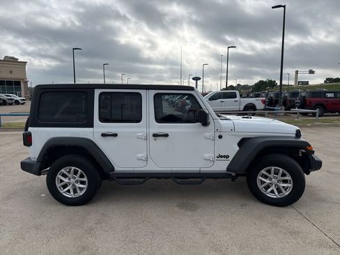 Used 2023 Jeep Wrangler Sport S image 18