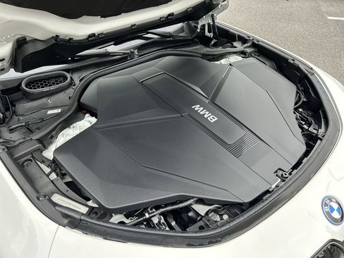 New 2025 BMW i7 xDrive60 image 29