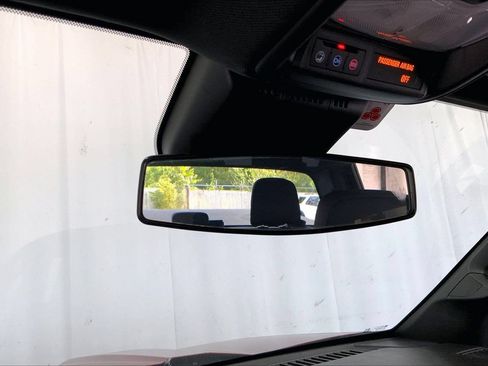 Used 2023 Chevrolet Colorado LT RWD image 17