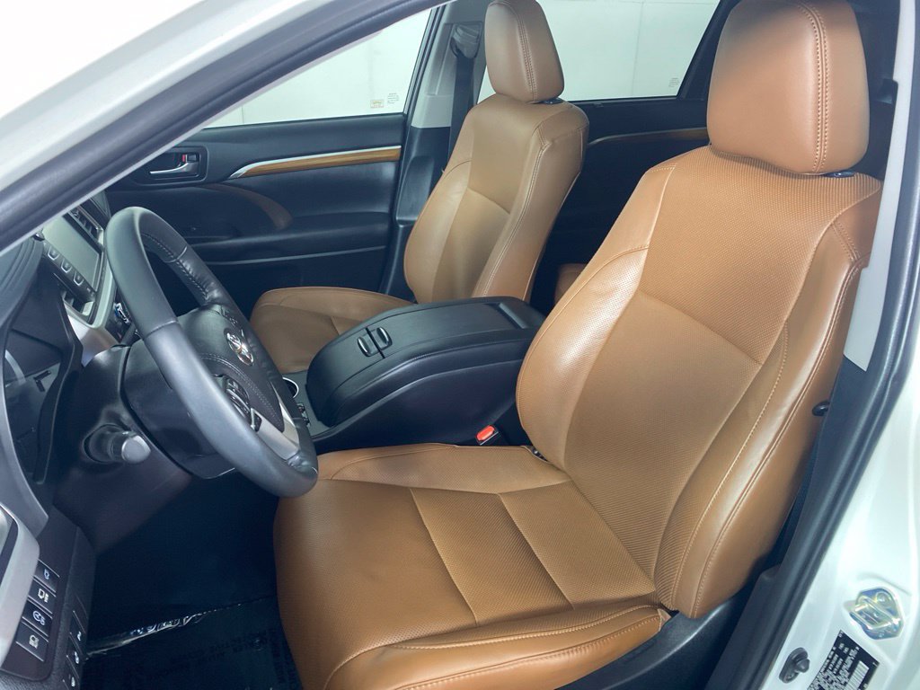Used 2019 Toyota Highlander Limited Platinum AWD/4WD image 11