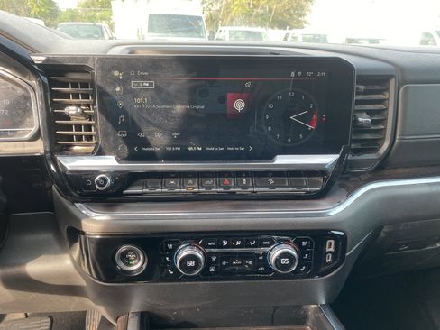 Used 2022 GMC Sierra 1500 SLT w/ SLT Convenience Package image 15