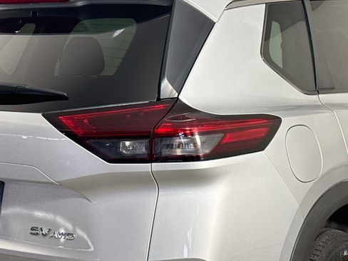 Used 2022 Nissan Rogue SV w/ SV Premium Package AWD/4WD image 34