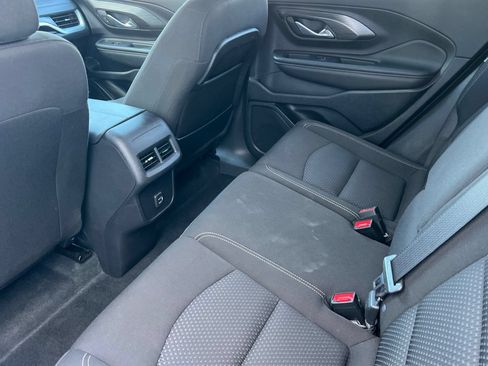 Used 2024 GMC Terrain SLE AWD/4WD image 9