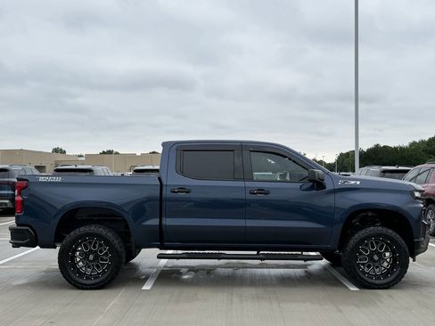 Used 2019 Chevrolet Silverado 1500 LT Trail Boss AWD/4WD image 3