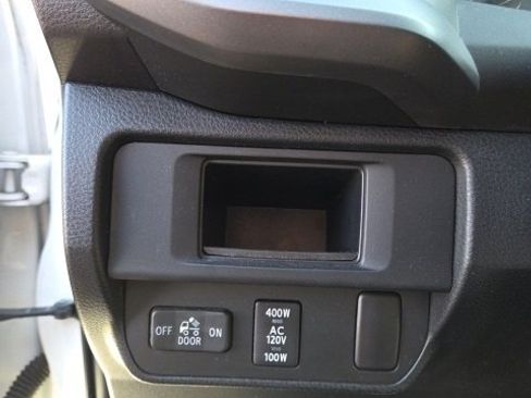 Used 2016 Toyota Tacoma 4x4 Double Cab image 10