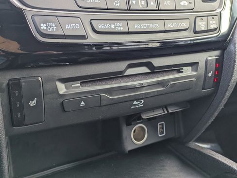 Certified 2019 Honda Pilot Touring image 19