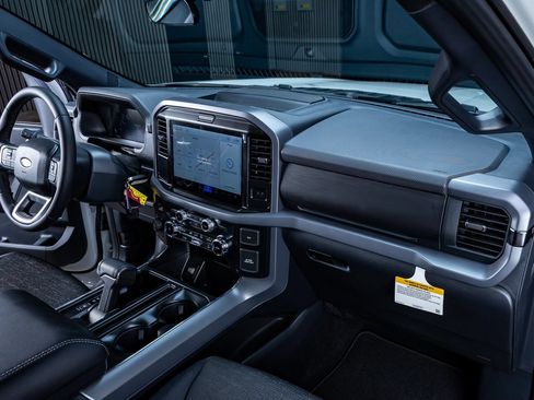 Used 2026 Ford F150 XLT w/ XLT Black Appearance Package AWD/4WD image 18