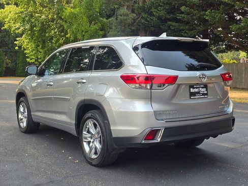 Used 2017 Toyota Highlander Limited AWD/4WD image 4