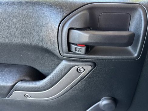 Used 2017 Jeep Wrangler Unlimited Sport image 11