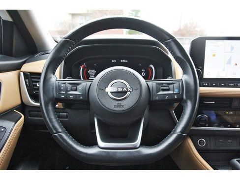 Used 2023 Nissan Rogue Platinum w/ Platinum Premium Package image 17