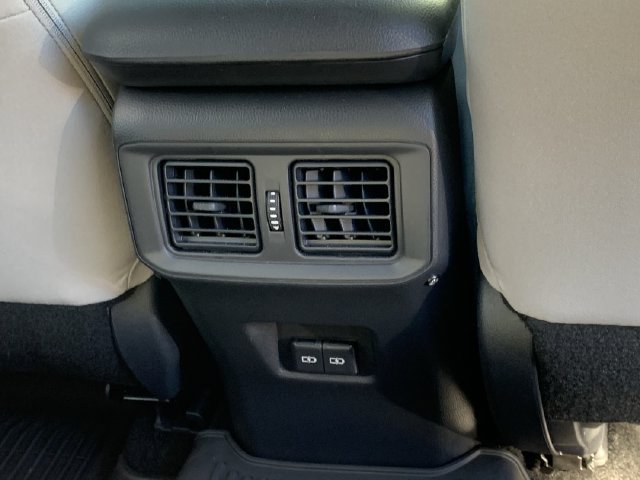 Used 2025 Toyota RAV4 XLE FWD image 35