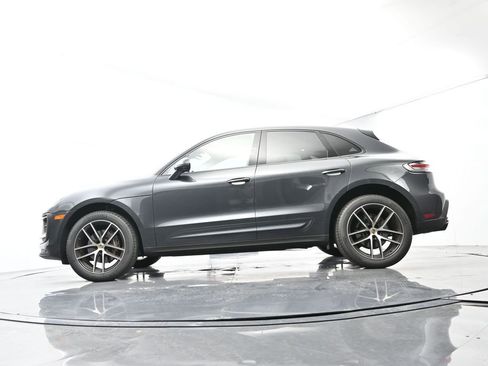 Certified 2023 Porsche Macan AWD/4WD image 44