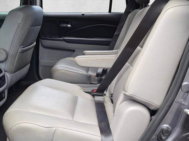 Used 2019 Honda Pilot Touring image 10