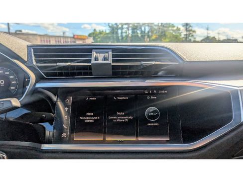 Used 2025 Audi Q3 2.0T Premium image 23