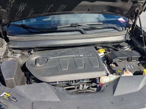 Used 2019 Jeep Cherokee Latitude Plus w/ Comfort/Convenience Group image 22