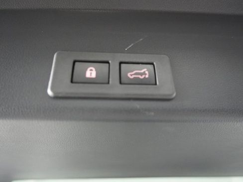 Used 2023 Subaru Ascent Limited image 38