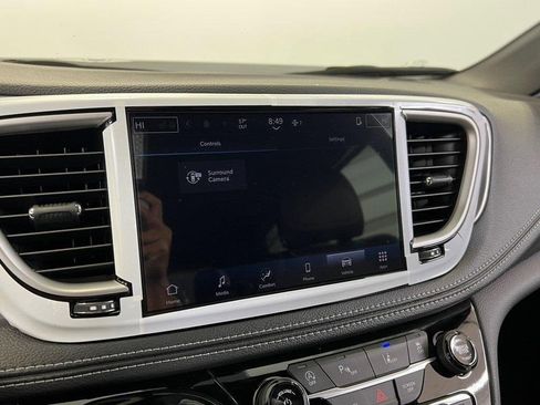 New 2026 Chrysler Pacifica Select image 32