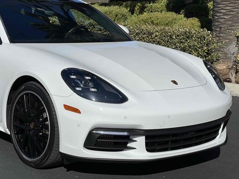 Used 2020 Porsche Panamera 4 image 54