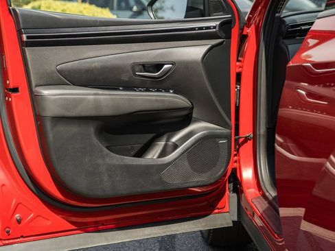 Used 2022 Hyundai Tucson Limited AWD/4WD image 36