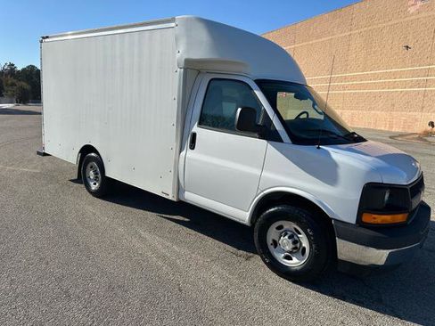 Used 2017 Chevrolet Express 3500 image 35