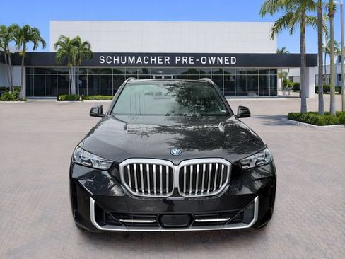 Used 2025 BMW X5 xDrive50e AWD/4WD image 2