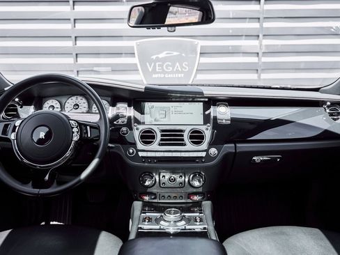 Used 2014 Rolls-Royce Ghost RWD image 60