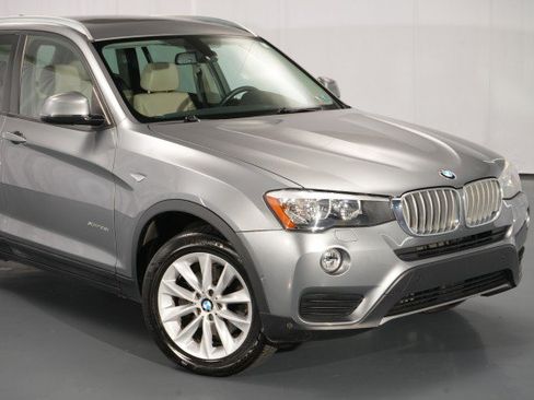Used 2017 BMW X3 xDrive28i AWD/4WD image 9