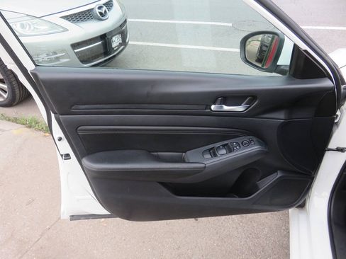 Used 2019 Nissan Altima 2.5 S FWD image 21