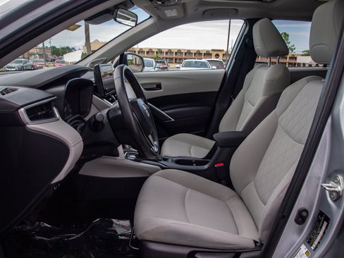 Used 2023 Toyota Corolla Cross LE w/ Moonroof Package AWD/4WD image 13