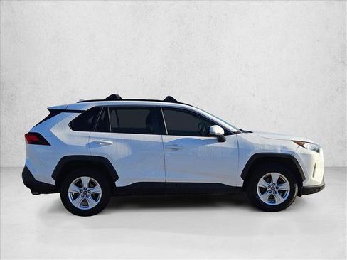 Used 2020 Toyota RAV4 XLE image 4