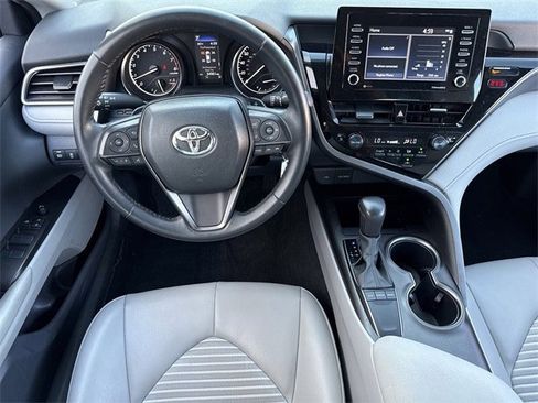 Used 2024 Toyota Camry SE image 11