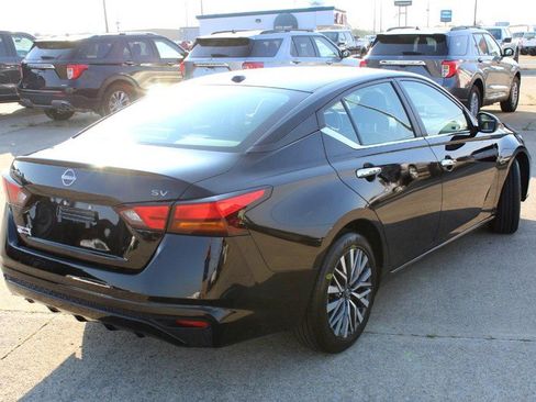 Used 2024 Nissan Altima 2.5 SV image 4